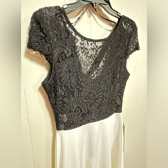 B. Smart dress 7/8 - Picture 11 of 12